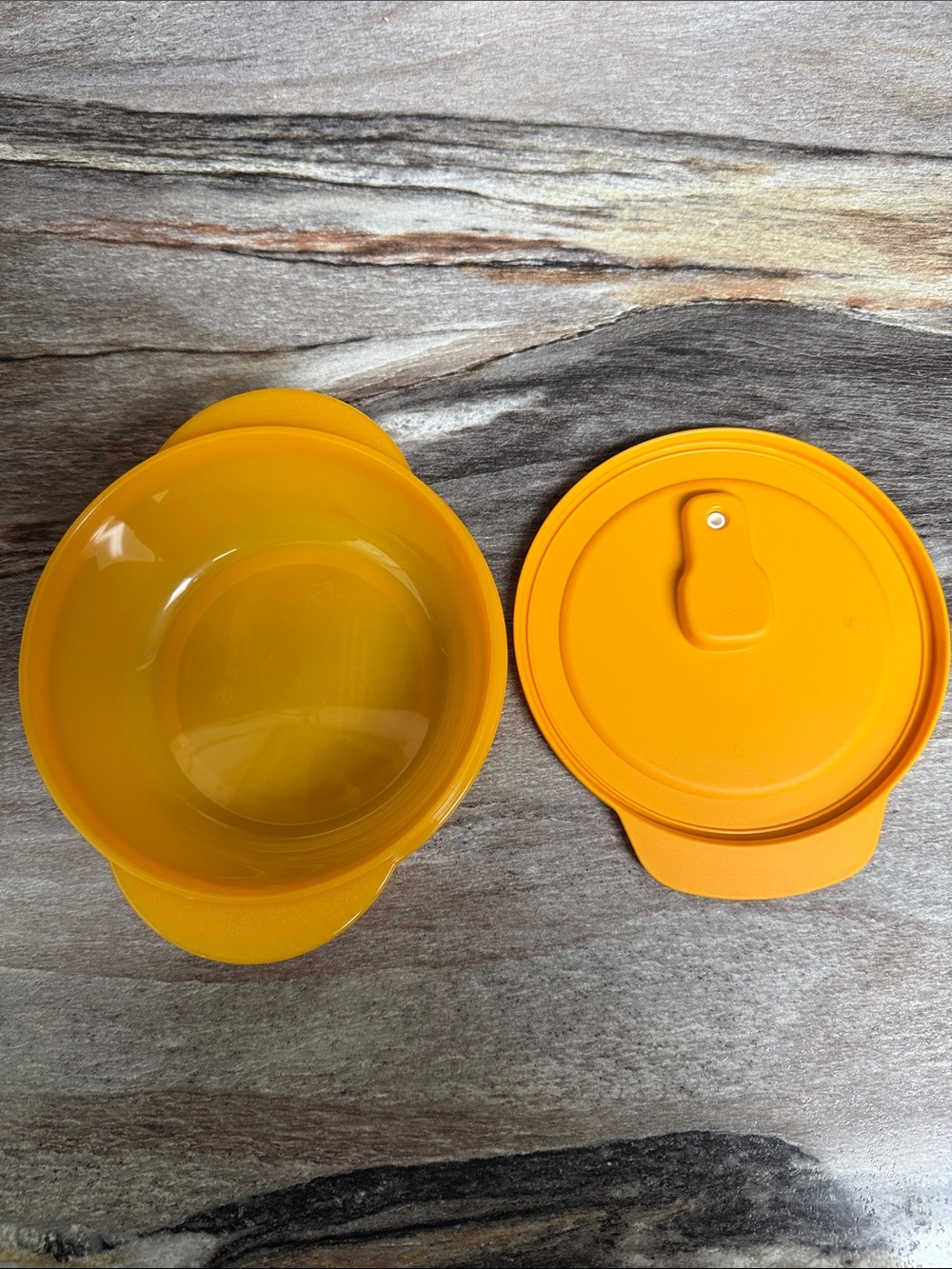 Tupperware Crystalwave Container - Picture 4 of 4